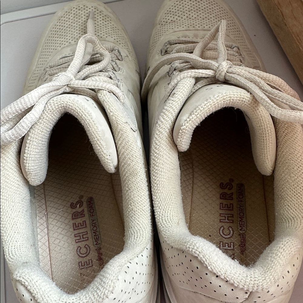 Chic Light Gray Patterned Sneakers - image 6